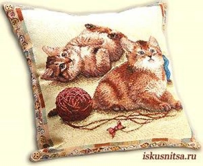 Готовая наволочка для подушки (с вшитой молнией и обратной стороной)  Веселые котята