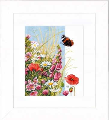 Набор для вышивания Полевые цветы с бабочкой (Field flowers w. butterfly) канва