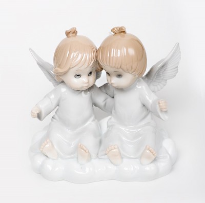 Фарфоровая  Статуэтка Парочка ангелов (коллекции JP)