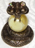 Фигурка Змея с шаром (латунь. янтарь)