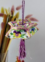 Набор для вышивания крестом игрушка Фиалковый узор
