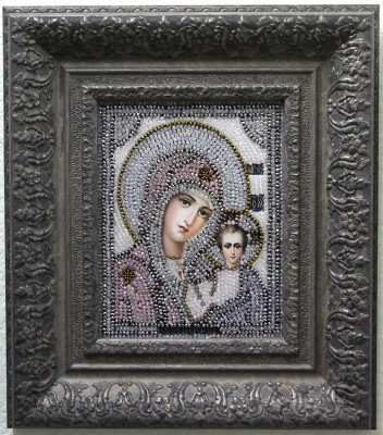 Вышитая картина хрустальными бусинами и настоящими камнями  икона Казанская Божия Матерь