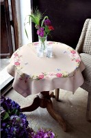 Набор для вышивания скатерти Розовые цветы и бабочки