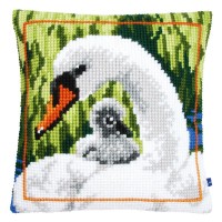 Набор для вышивания Подушка Лебедь с птенцом