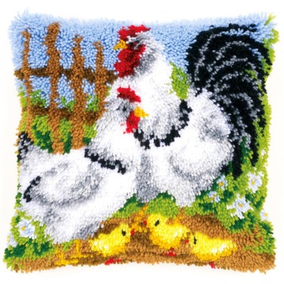 Набор для вышивания Подушка Куриное семейство на ферме