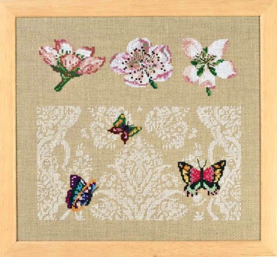Набор для вышивания Цветы и бабочки (Flowers and Butterflies)