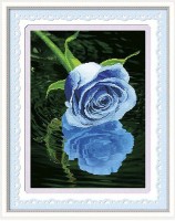 Набор для изготовления картины в алмазной технике (алмазная мозаика) Синяя роза на воде