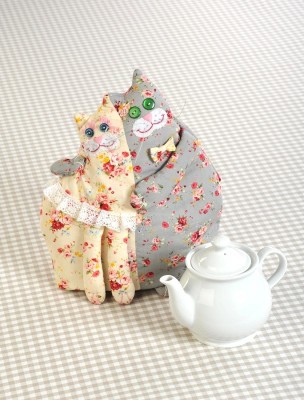 Набор для изготовления текстильной игрушки грелка на чайник Кошки
