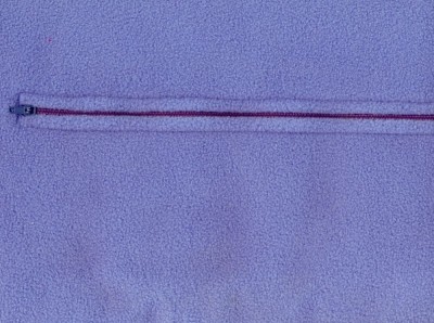 Обратная сторона наволочки на молнии из польской ткани Polar (фиолетовая), 45х45 см.