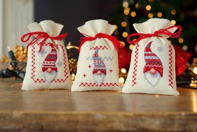 Набор для вышивания трех мешочков-саше Рождественские гномы