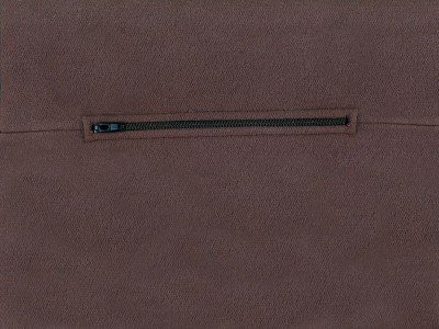 Обратная сторона наволочки на молнии из польской ткани Polar (кофе) 45х45 см. Состыкованная по молнии