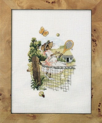 Мышка играет в теннис Мышка играет в теннис