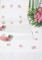 Скатерть  «Розовые розочки» с жаккардовым узором  (набор для вышивания)