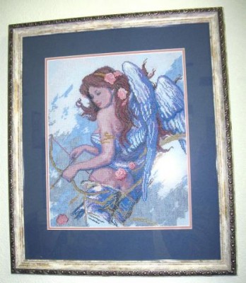 Готовая вышитая картина, оформленная в багет с двойным паспарту: Ангел Любви